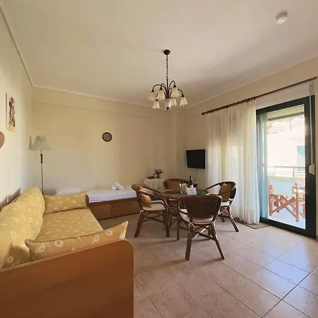 Angelika Front In Apartman