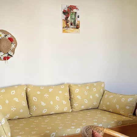 Angelika Front In Apartman