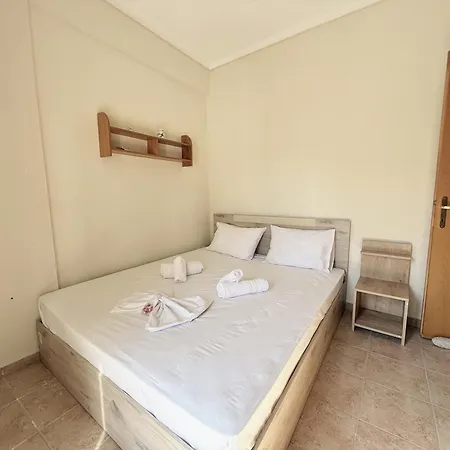 Appartement Angelika Front In Polychrono